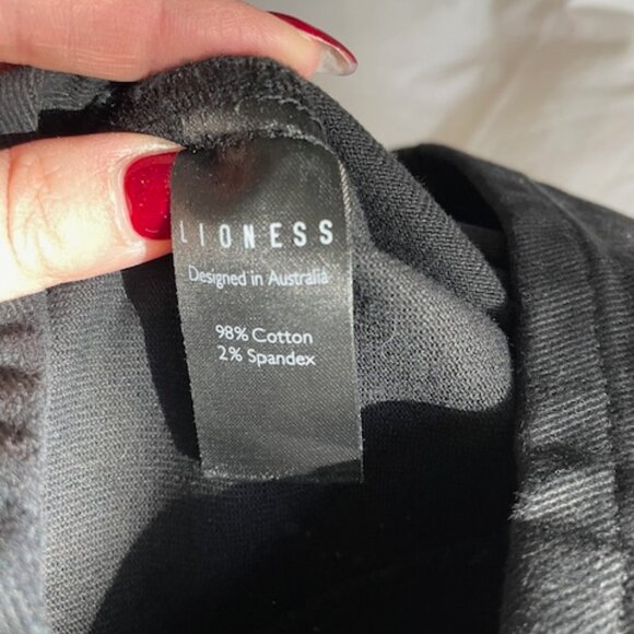 NWT Lioness Lola Mini Skirt Black Denim Size Small - Picture 5 of 7